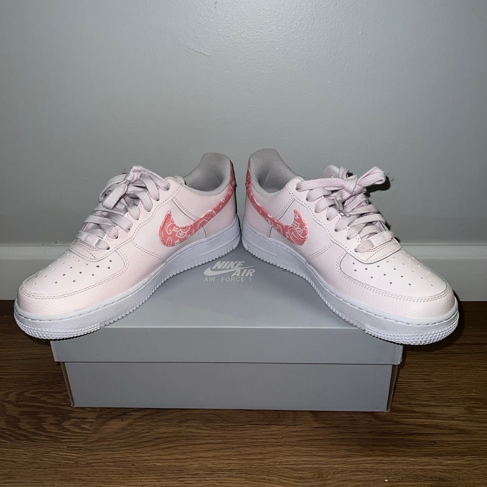 pink NIKE AIR FORCE 1 Women’s